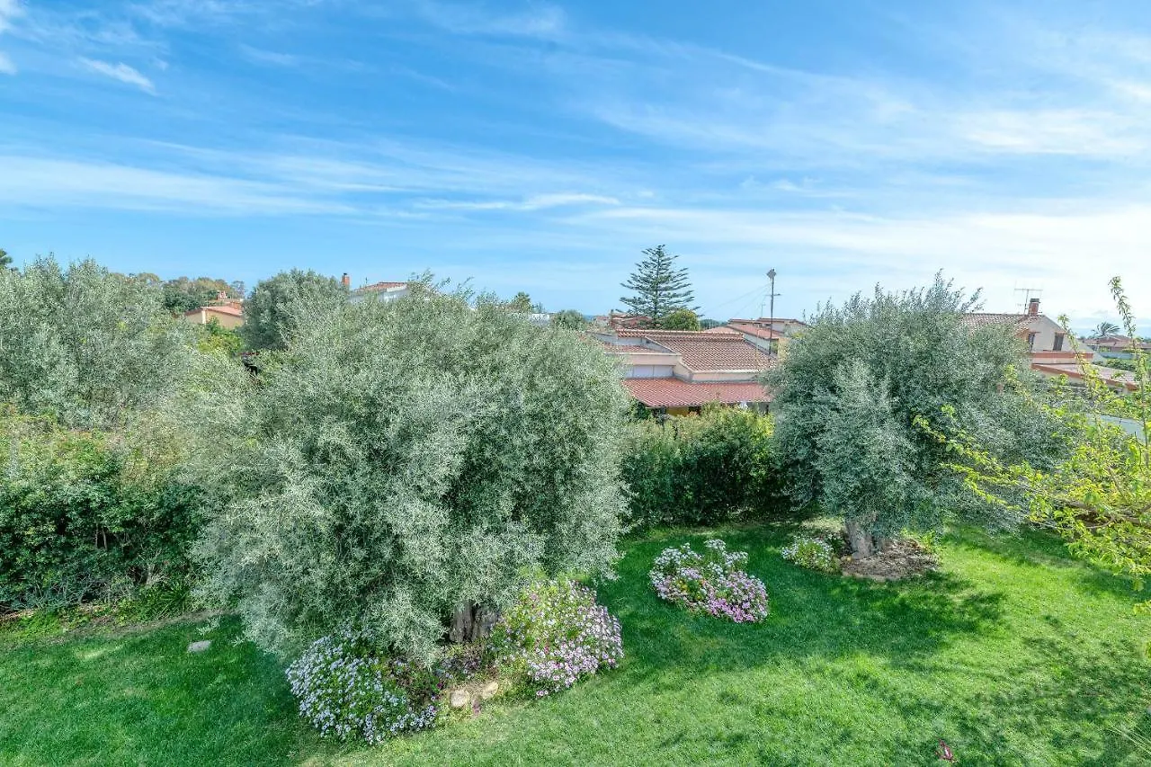 La Casa Degli Ulivi Appartamento In Villa Con Patio Quartu SantʼElena Italie